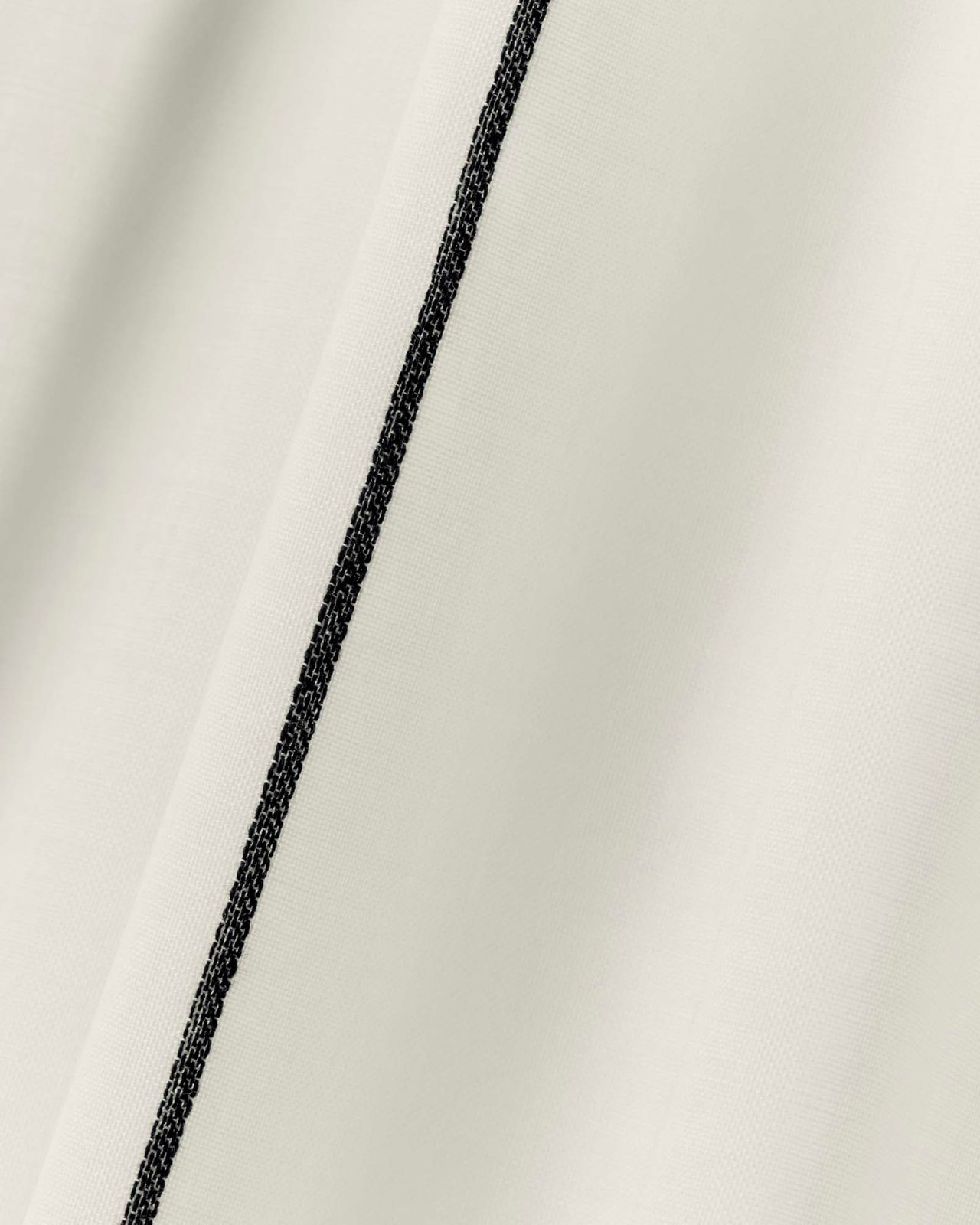 Nordic Knots, Seide,Wolle Stoffe als Meterware, Sheer Stripe – Perfect White/Black