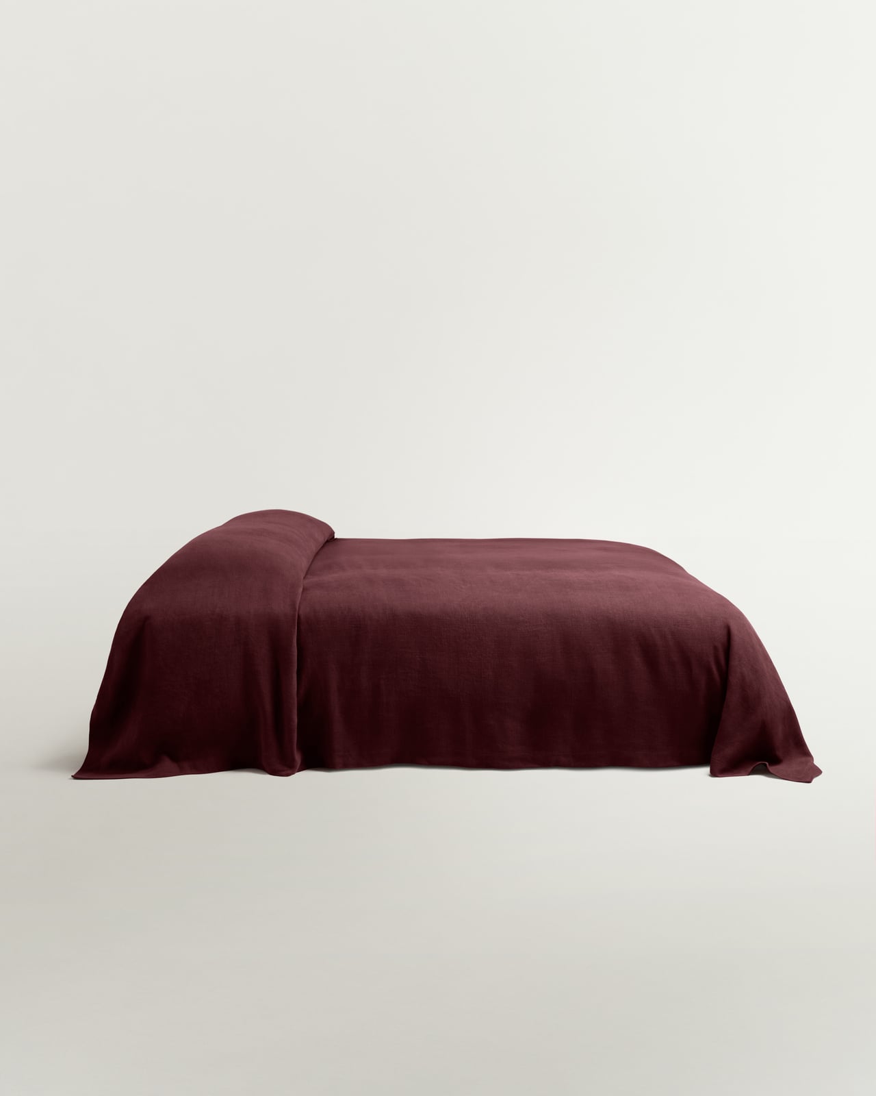 Nordic Knots, Leinen Bettwäsche und Dekoration, Studio Linen – Deep Wine
