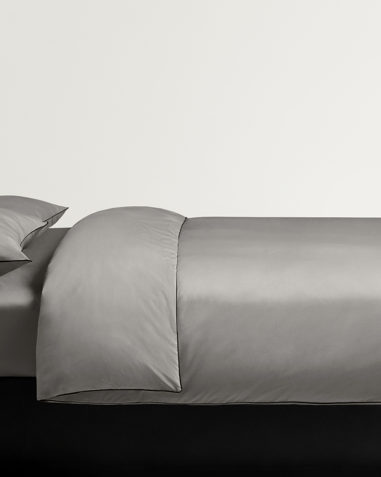 Nordic Knots, Cotton Bedding & Decor, Percale Sheet Set (5 pcs) – Gray/Black