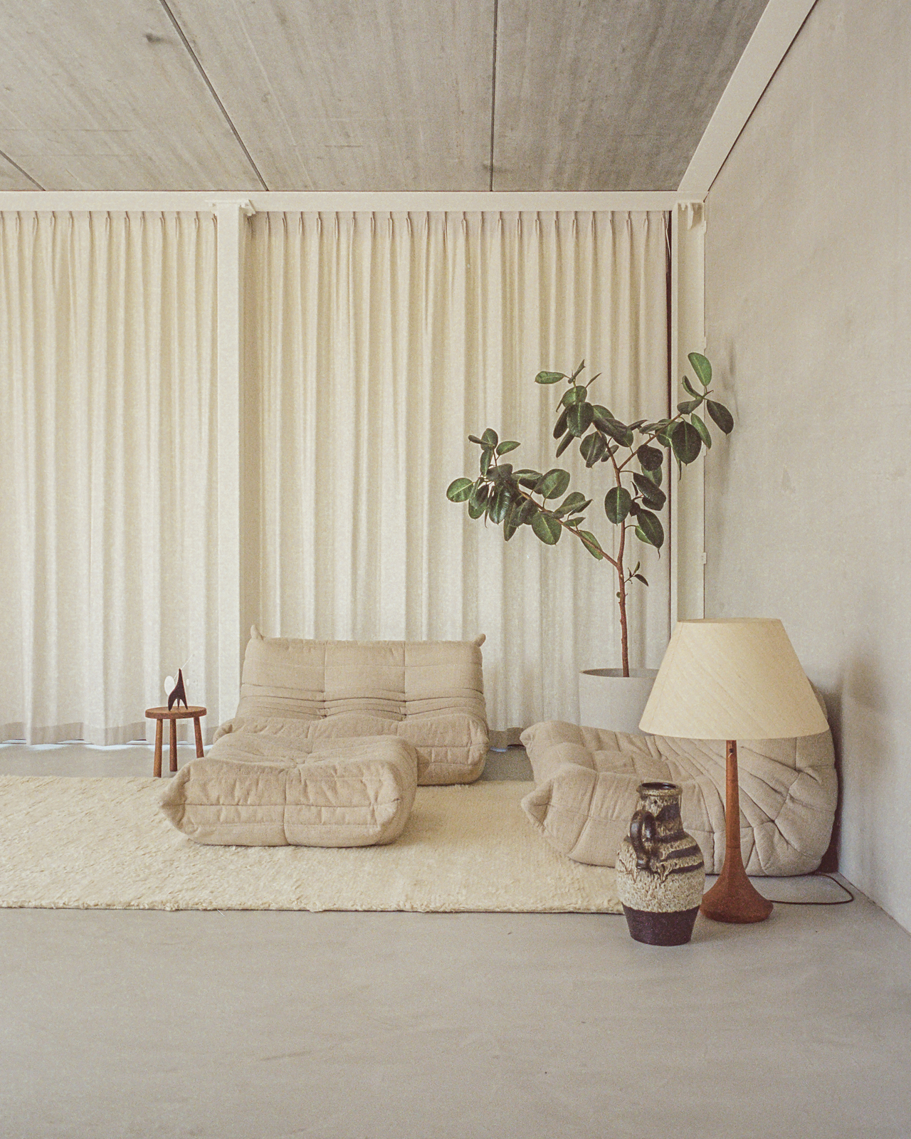 Fields – Dusty White | Shag Wool Rug | NORDIC KNOTS