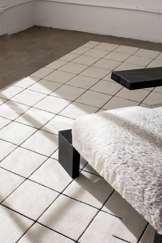 Grid - Dusty White/Black