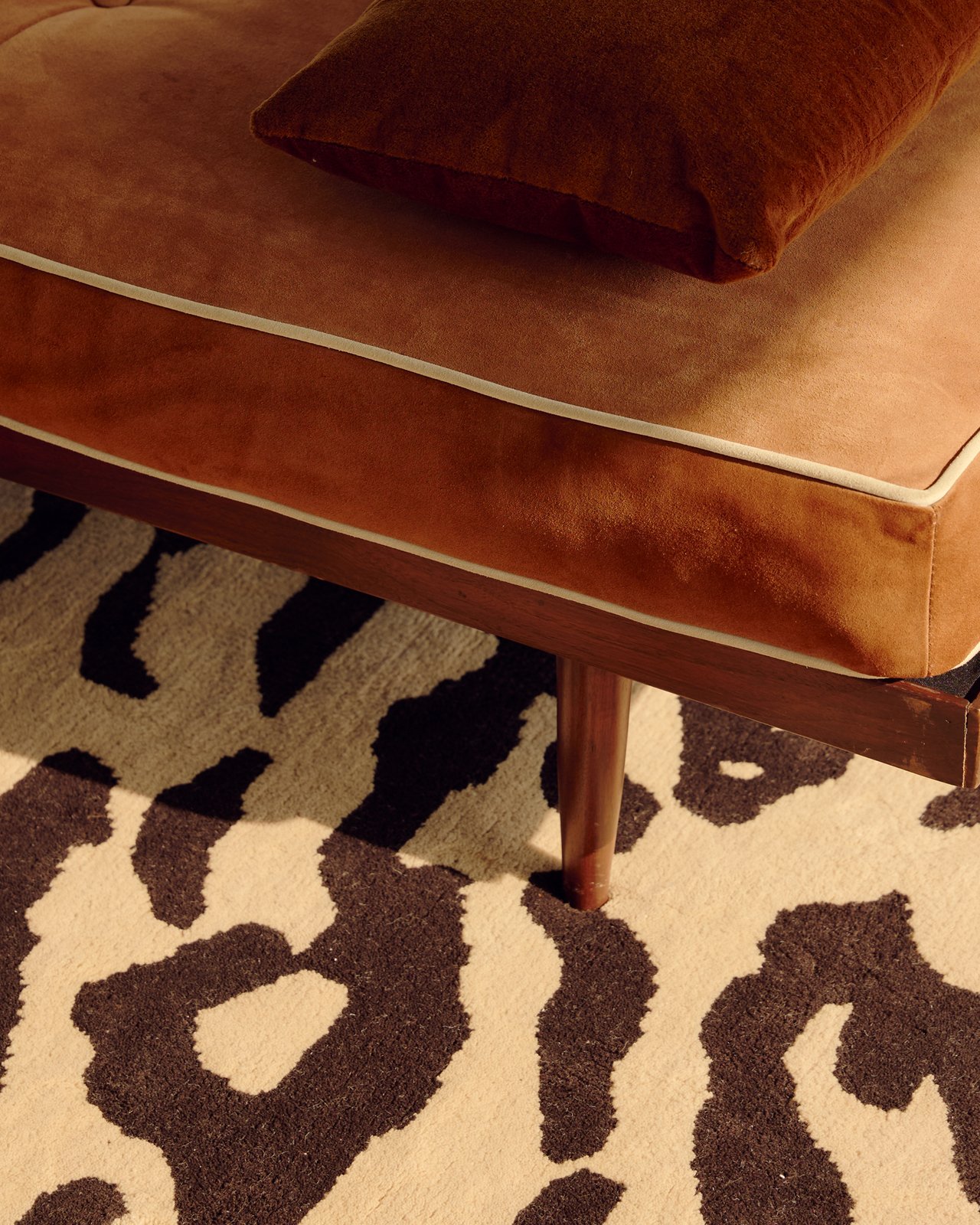 TheArth×NATAL DESIGN　床上手AIOT! ver Signature Design by Ashley Johurst End Table T444-3