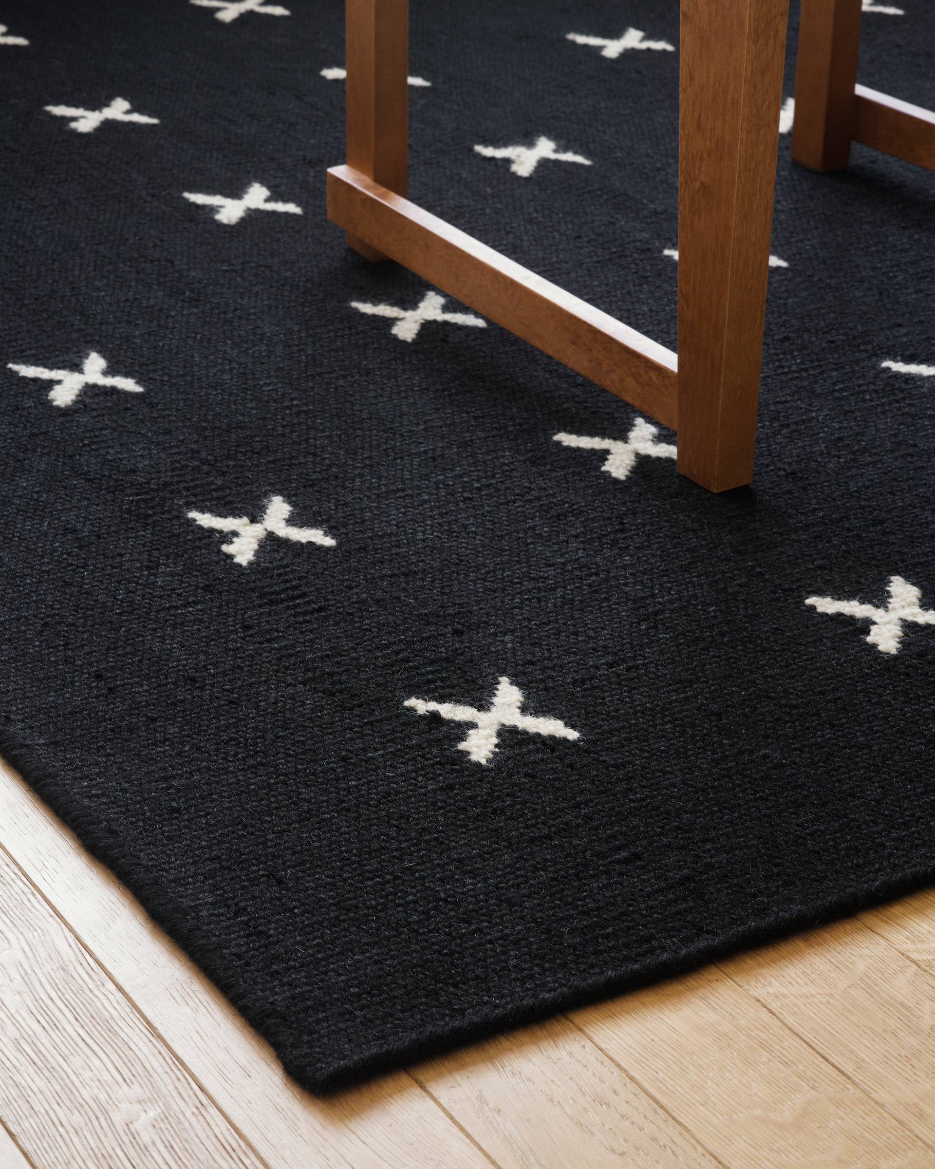 Cross – Black/Cream | Patterned Flatweave Rug | NORDIC KNOTS UK